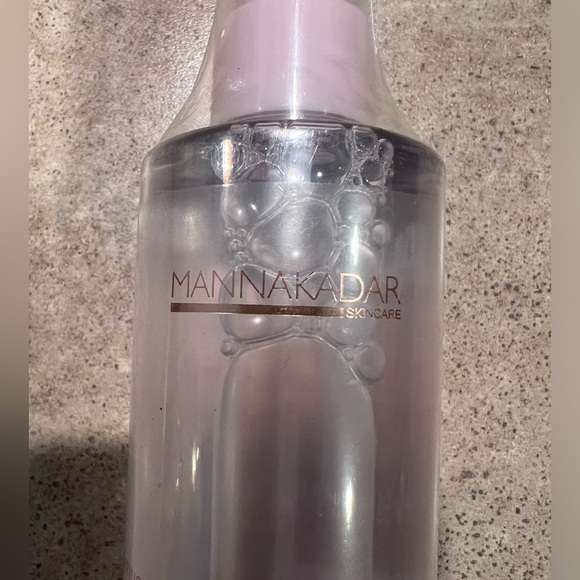 New Manna Kadar - Hydration Happy - Hydrating Face Mist - 180ml/ 6.08 fl oz. - Picture 3 of 4